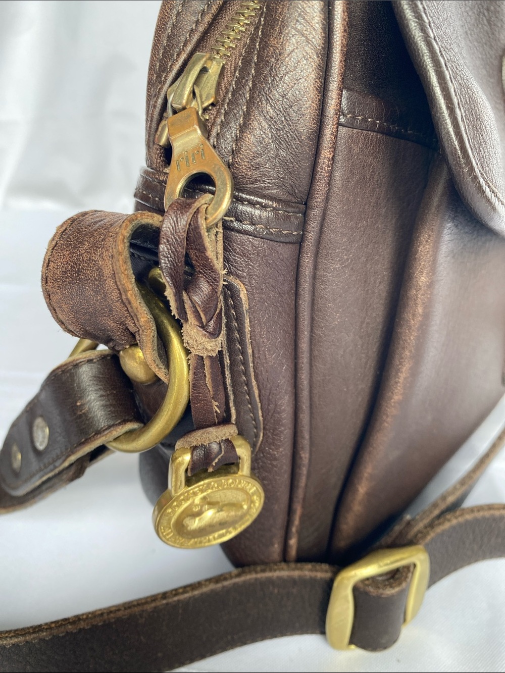 Vintage Dooney & Bourke Dark Brown Leather Crossbody Bag Purse - Picture 5 of 8
